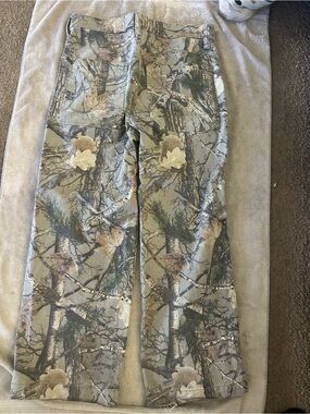 Hollister Super Baggy Pants in Beige with Olive Camo Waistband